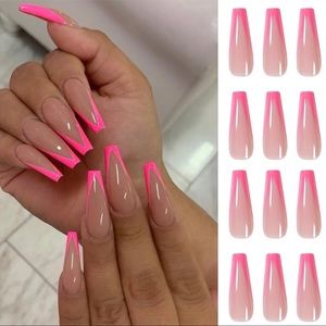 HOST PICK 💓 BNIB long nails pink tips